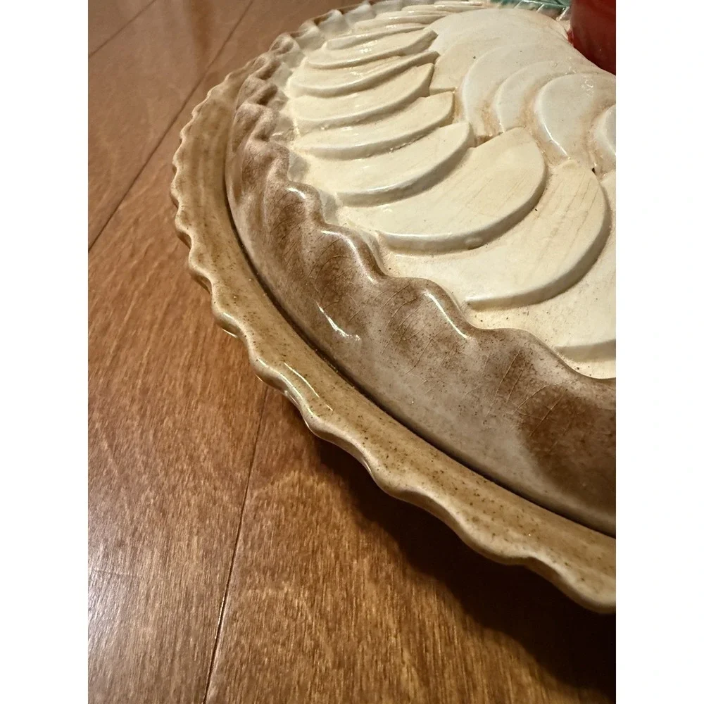 Vintage Ceramic Apple Pie Plate w/ Cover Lid Handed PaintServeware/Bakeware 12x5